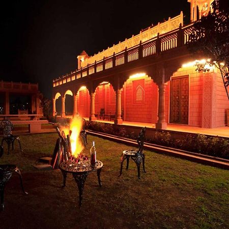 Stayvista At Pink Palace Rajasthani Decor ウーティ エクステリア 写真