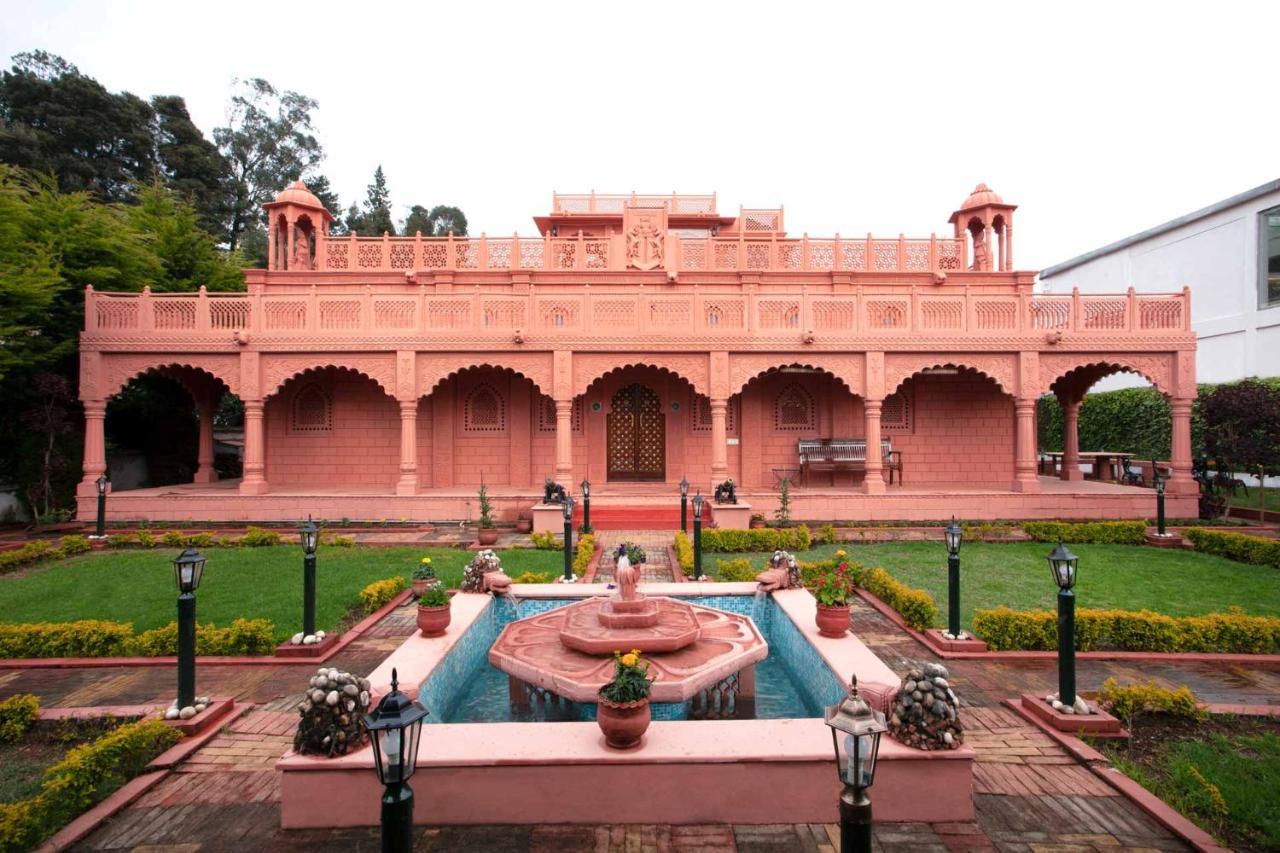 Stayvista At Pink Palace Rajasthani Decor ウーティ エクステリア 写真